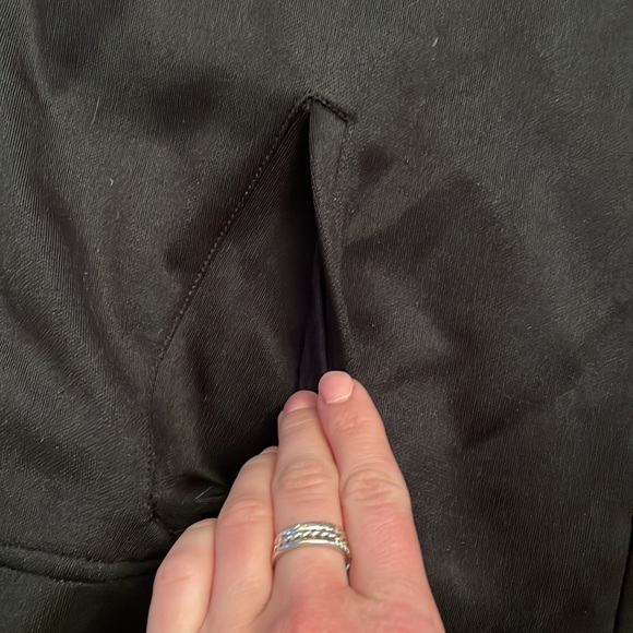 Men’s black Kenneth Cole zip up sleeveless vest - Picture 2 of 8